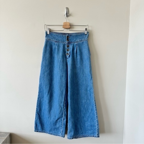 HOLLISTER Ultra High Rise Culottes in Medium Wash (Size:Small) - Picture 2 of 11